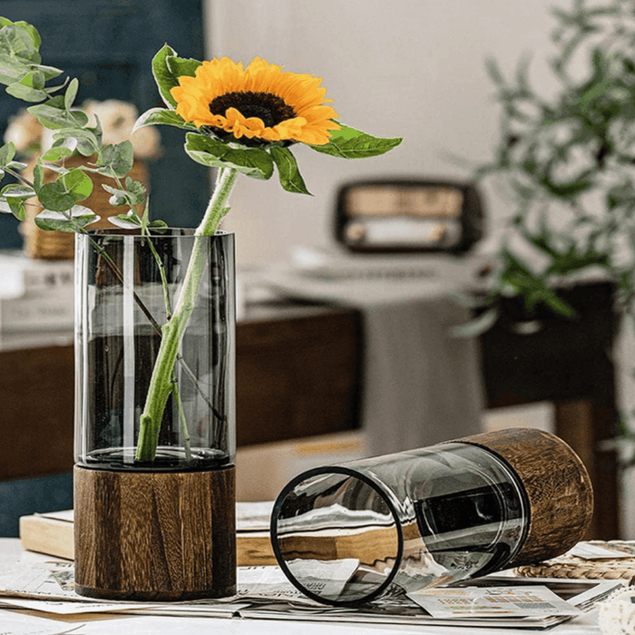 Florero Decorativo De Vidrio Liso Tonos Gris Con Base Madera - Fliperex