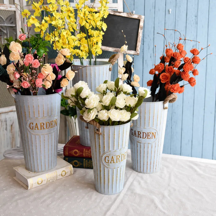 Macetero Metalico Decorativo Celeste Tipo Florero M